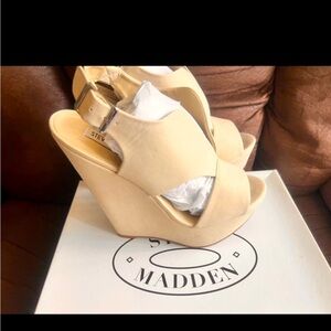 Steve Madden Platform High Rise Wedges